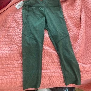 Outdoor voices 3/4 warmup legging hunter- L